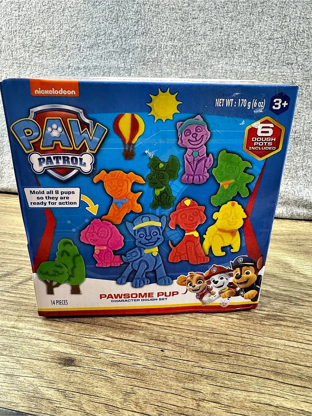 Paw Patrol Pawsome Pup Character Dough Set Dough Set with 8 Pup Molds Like New